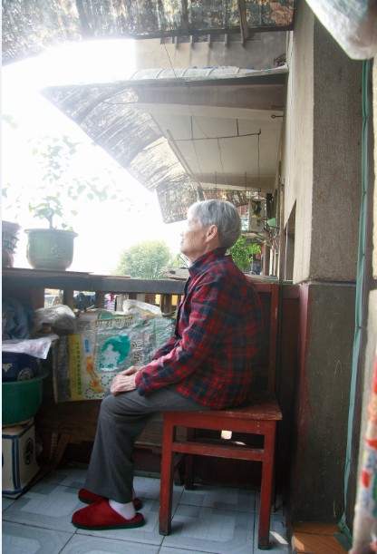 83岁空巢老人靠2棵大白菜5个老面馒头过五天