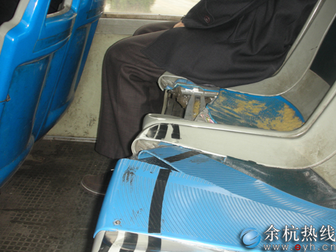 厦门极品男公交车上撒尿