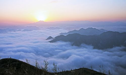 阳光照耀云台山