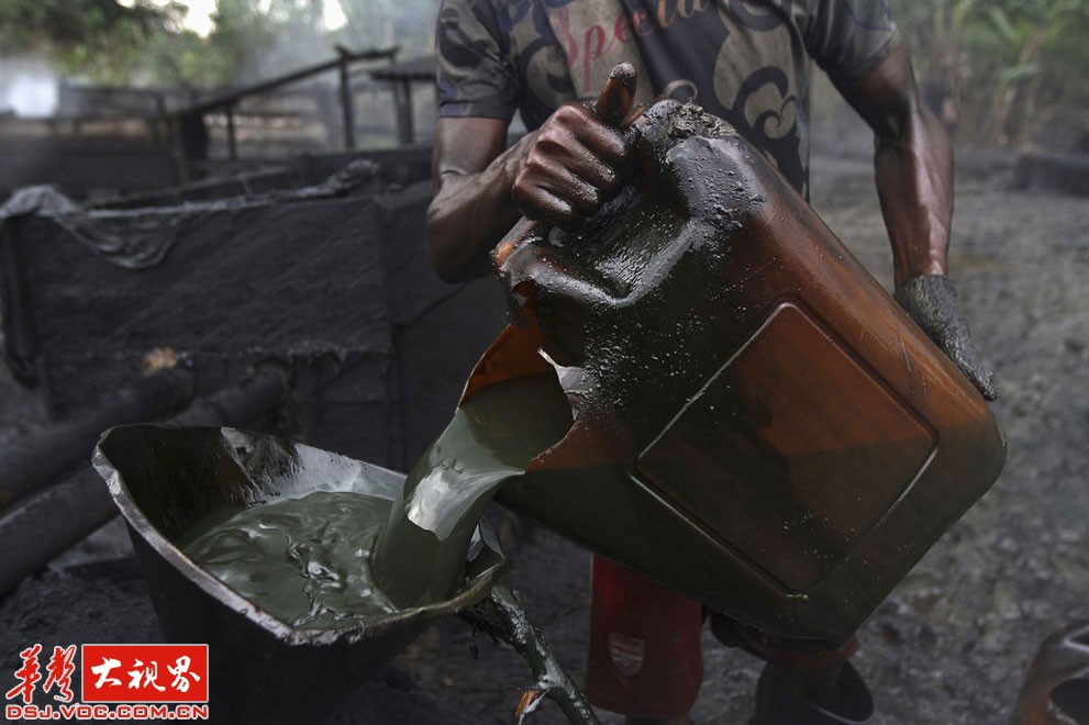 走进尼日利亚非法炼油厂 无法弥补的环境灾难