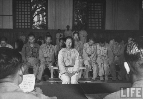 <em>美军</em>侮辱朝鲜<em>女战俘</em>(第二页) - 历史解密 - 华声