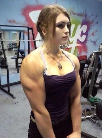 中国最美女汉子 秀二头肌较劲俄最萌女汉子\/图