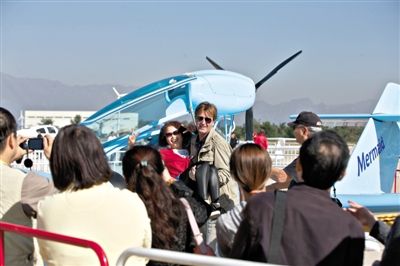 训三个月可获飞机私人驾照 培训费二十万元 -