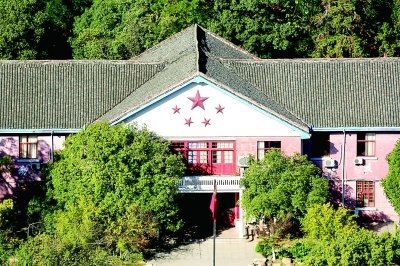 衡东县委大院被评“最亲民” 县长住哪儿敲门就来了