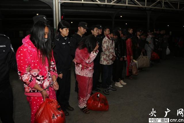 四川破获特大“重金求子”电信诈骗案(组图)