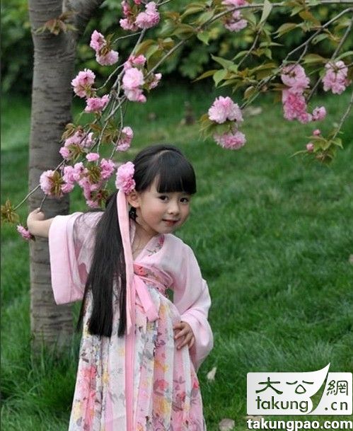 中国樱花小萝莉pk韩国混血小萝莉金秀贞 谁更萌