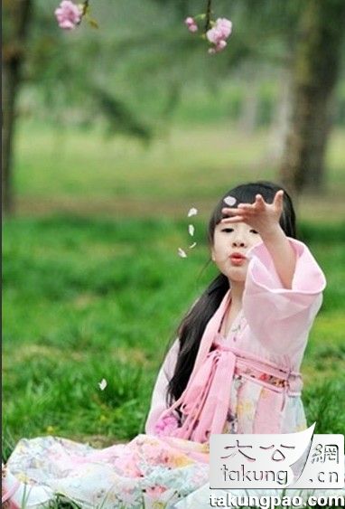 中国樱花小萝莉pk韩国混血小萝莉金秀贞 谁更萌