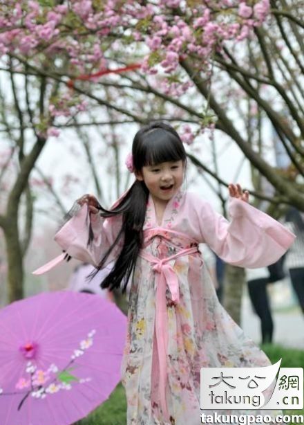 中国樱花小萝莉pk韩国混血小萝莉金秀贞 谁更萌