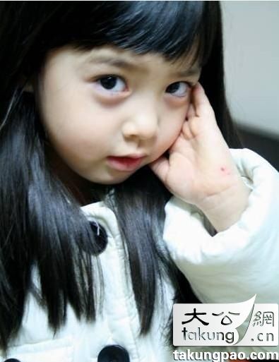 中国樱花小萝莉pk韩国混血小萝莉金秀贞 谁更萌