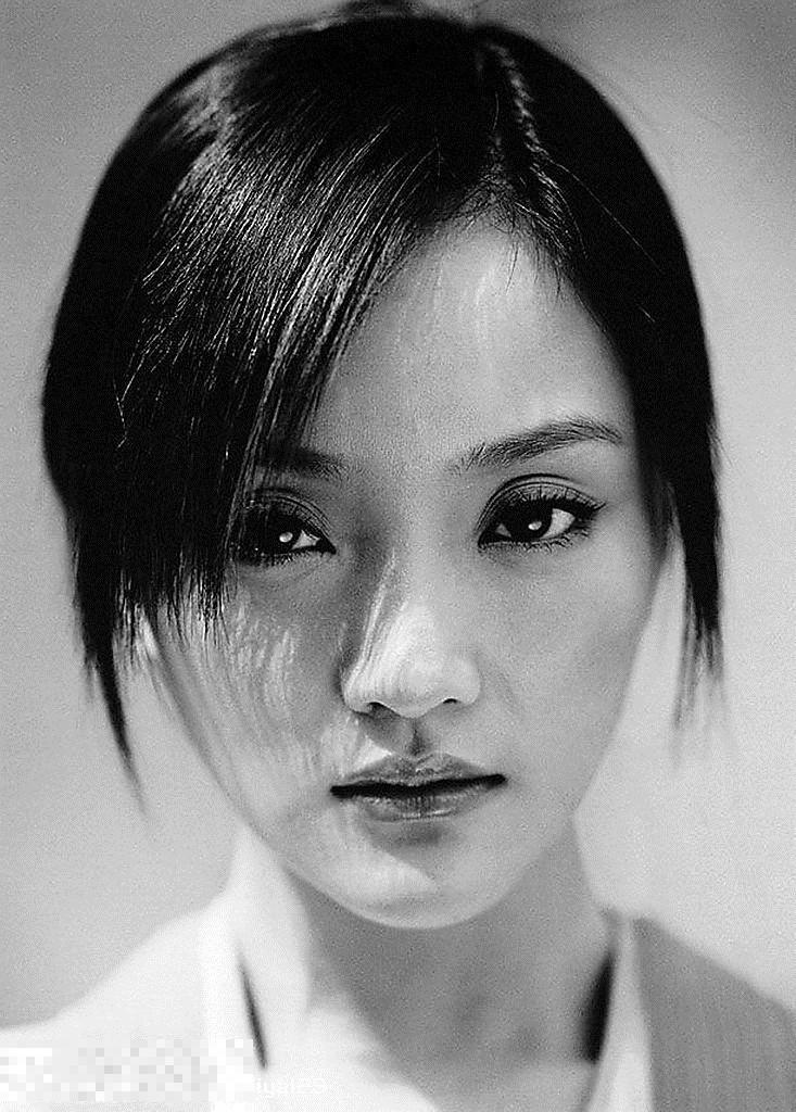 李小璐早年曾被认为撞脸周迅(图为周迅)