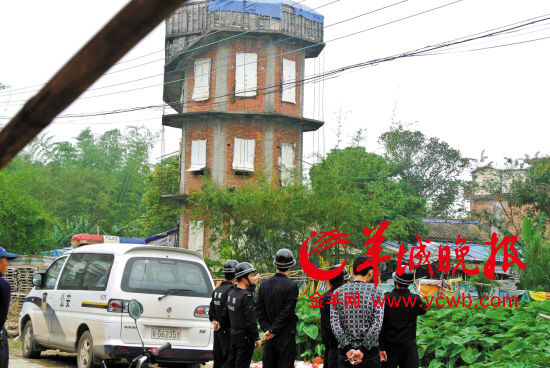 广东湛江农民自称朱元璋后人 自创