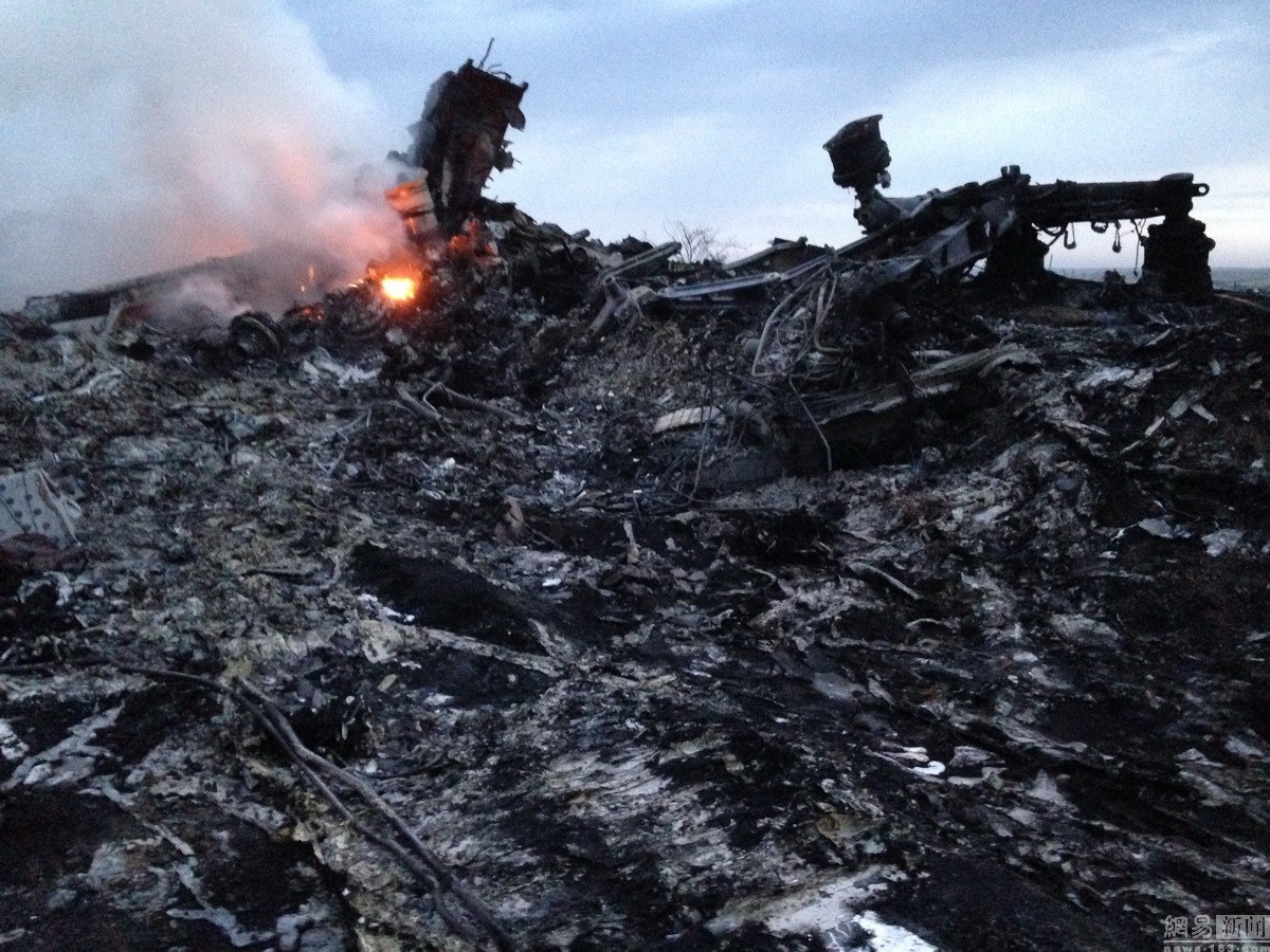 马来西亚航空载295人客机在乌克兰被击落