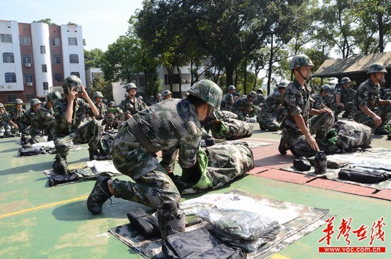 全省预备役部队转服现役试点在岳阳举行