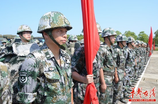 全省预备役部队转服现役试点在岳阳举行 - 三湘