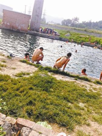 京郊惊现天体浴场