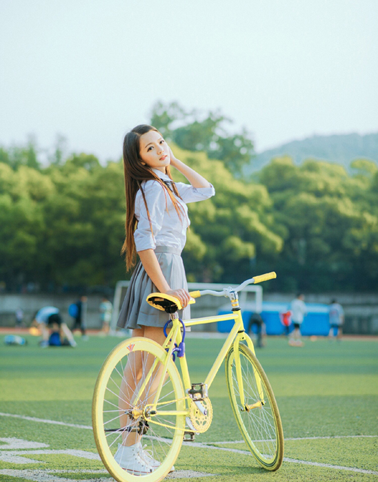 中国第一拳击<em>美女</em>主持一字马走红 - <em>三湘</em>都市报