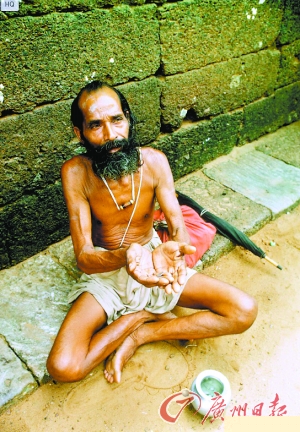 揭秘美国职业乞丐:有人年入60多万 纽约现乞丐学院