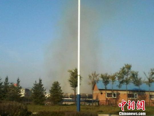 黑龙江海林粮食储备仓库昨日起火现仍在扑救