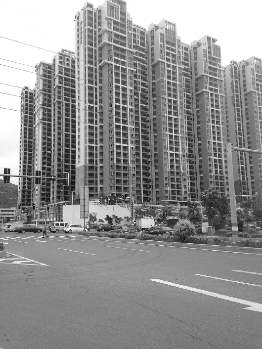 万庆良官商圈：靠大项目出政绩与地产商共进退