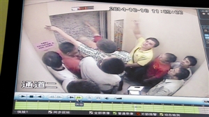 深圳：11人被困电梯 在墙上挖洞自救