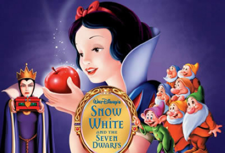 《美国一教授新译格林童话最初版本故事恢复成人化《白雪公主》中
