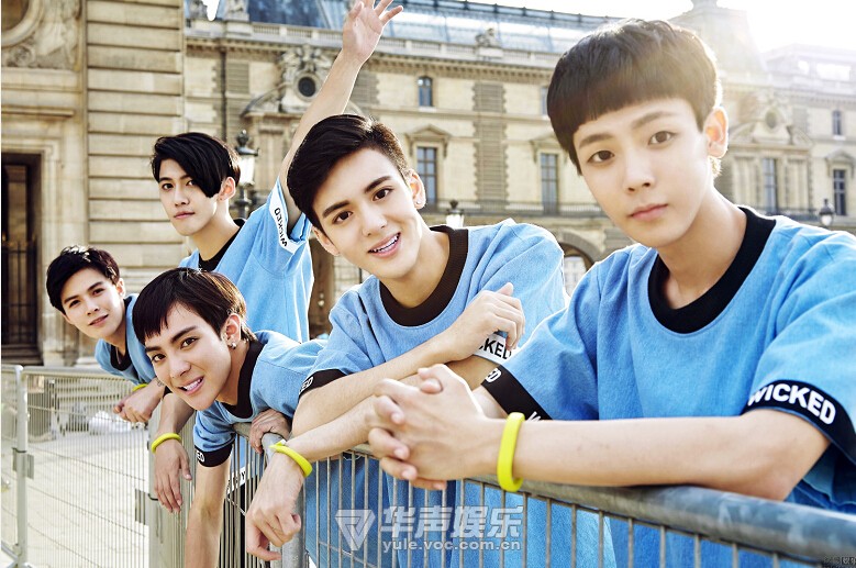 fresh极客少年团MV首播 巴黎畅跑吸引粉丝