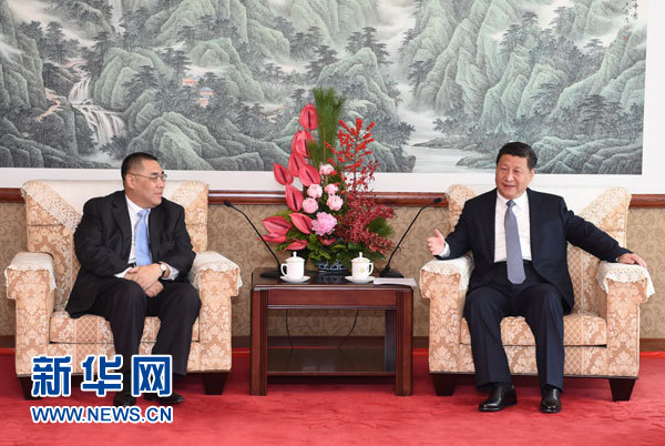 12月19日，国家主席习近平在澳门下榻的宾馆会见澳门特别行政区行政长官崔世安。 新华社记者刘建生摄