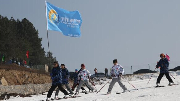 广元曾家山国际滑雪场迎客