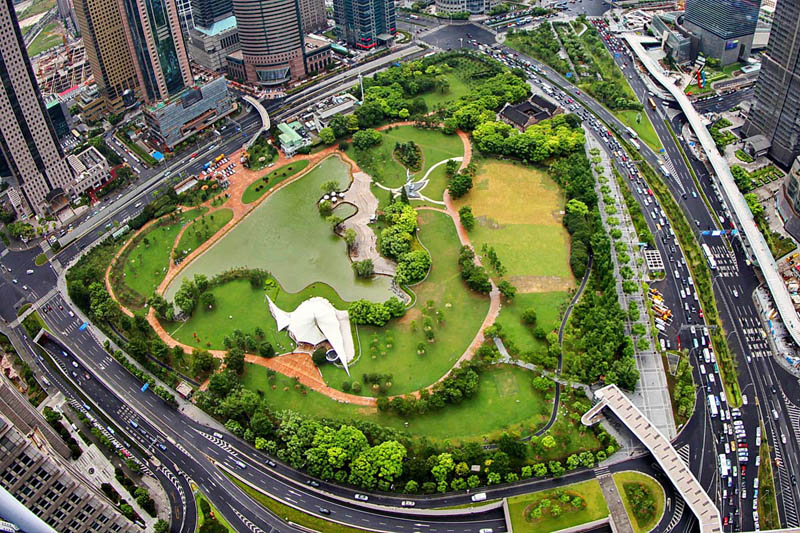 2013年的陆家嘴中心绿地.
