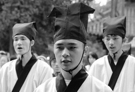 <em>古人</em>称呼年龄都与<em>头发</em>有关 弱冠指男子行成人