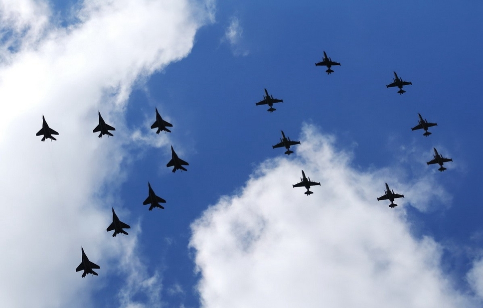 俄罗斯进行反法西斯胜利70周年大阅兵彩排 - 华