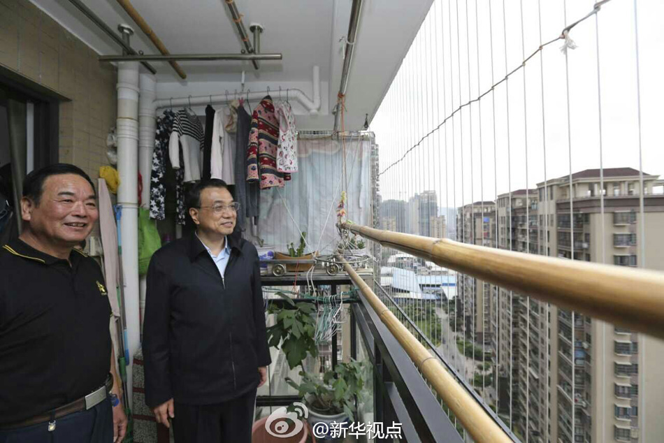 李克强重访7年前看望过的拆迁户