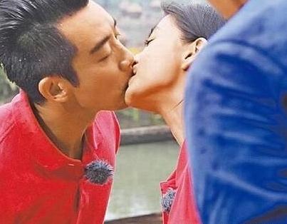 angelababy郑恺接吻照曝光黄晓明吃醋急订婚期