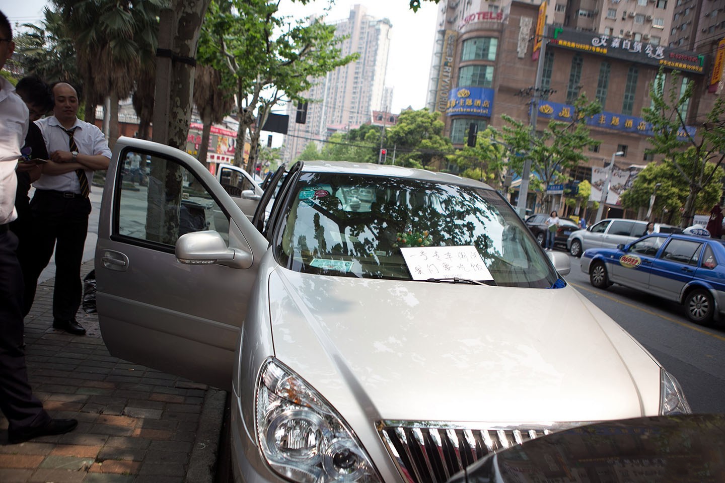 滴滴快的合并 上海专车司机围堵总部抗议待遇
