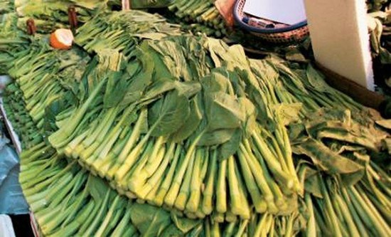 香港近日暴雨连场部分菜价急升三成（图）