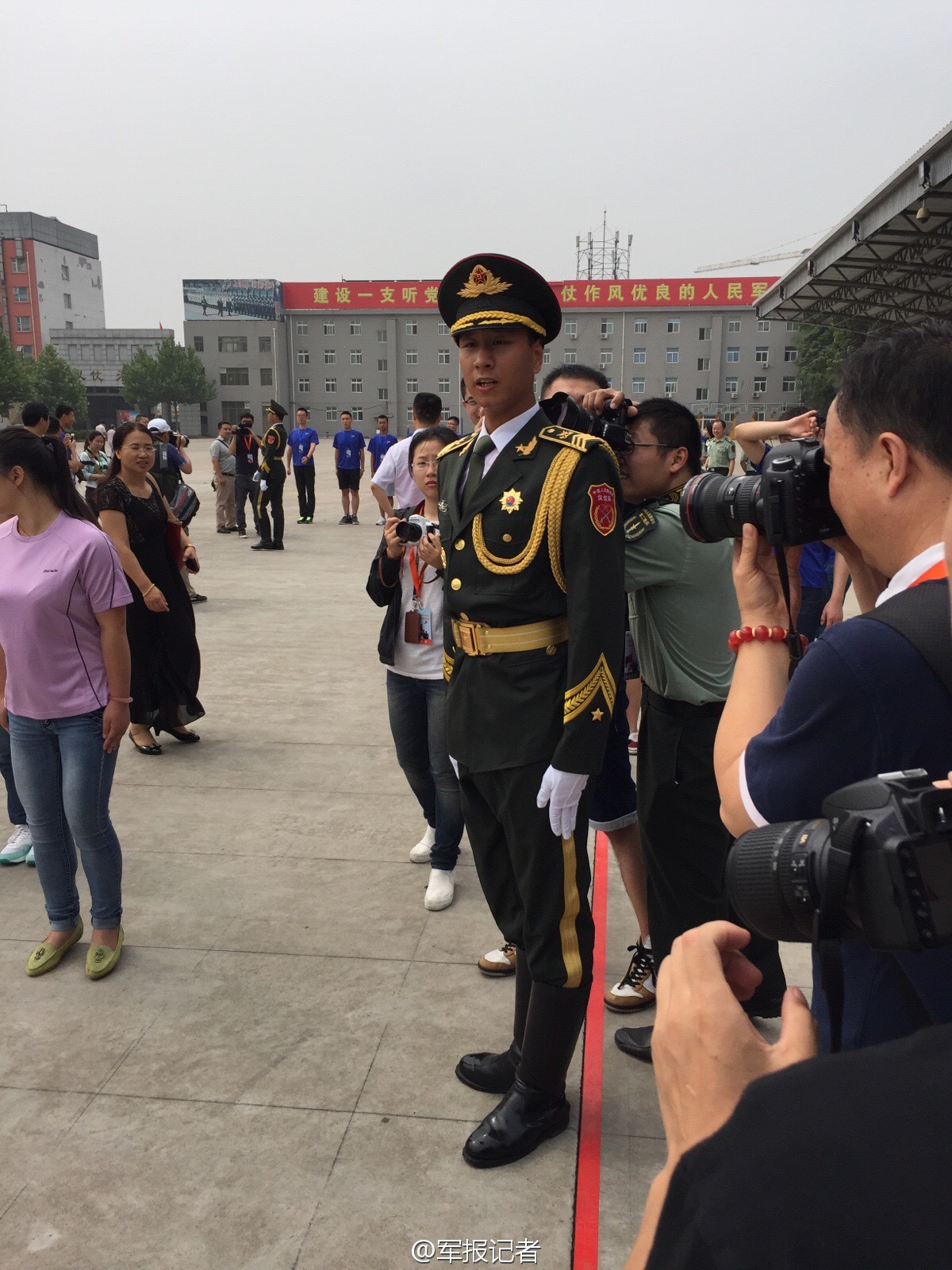 解放军三军仪仗队首次向网友开放