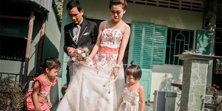 合肥飞往广州航班起火迫降 有乘客受伤 - 华声新闻