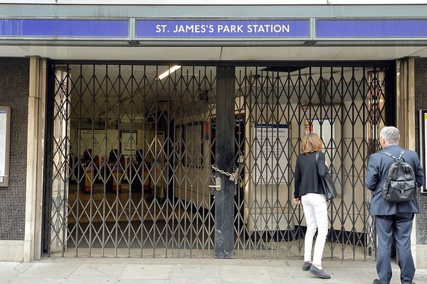 伦敦地铁司机大罢工 百万乘客上班成噩梦