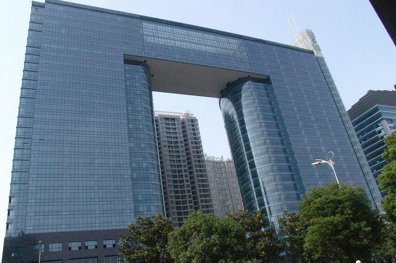 【小猪抬杠】天空城市停摆,扒一扒长沙那些数不完的烂尾楼