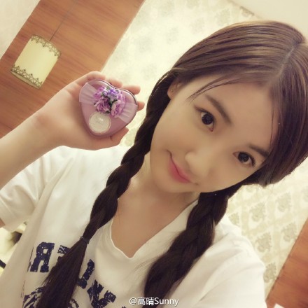 中国最美校服女生私照曝光 长发及腰颜值爆表