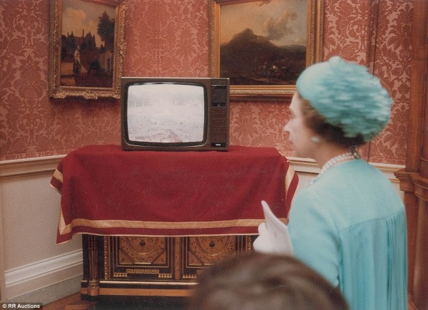 戴安娜王妃大婚罕见照片曝光