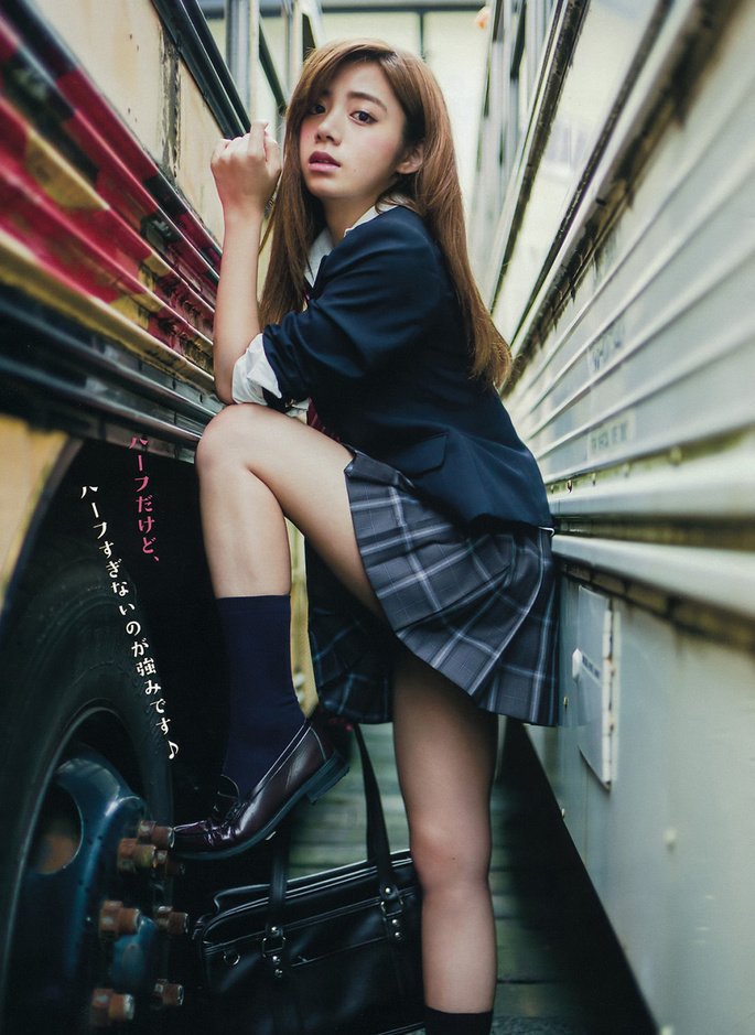 日本大眼萌妹写真 秀火辣身姿可爱爆表