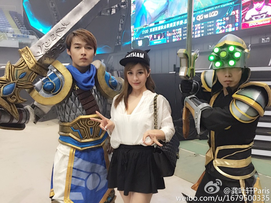 复旦女神龚叶轩泳姿优美 变性感美人鱼