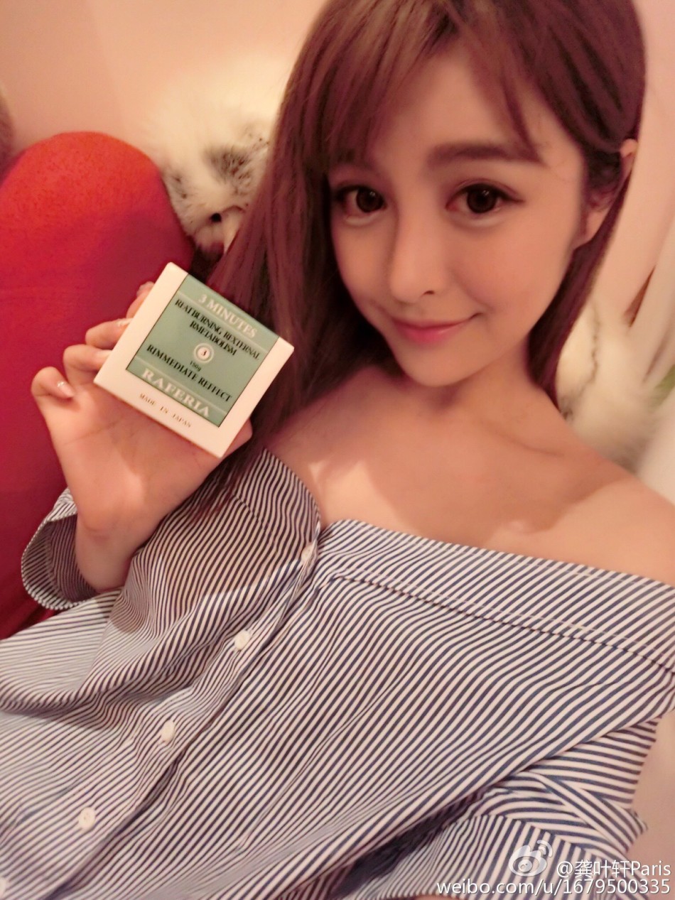 复旦女神龚叶轩泳姿优美 变性感美人鱼