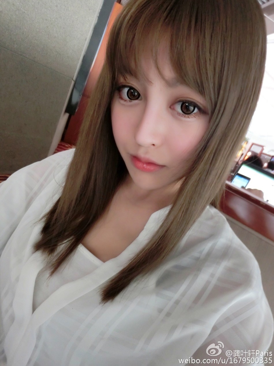 复旦女神龚叶轩泳姿优美 变性感美人鱼