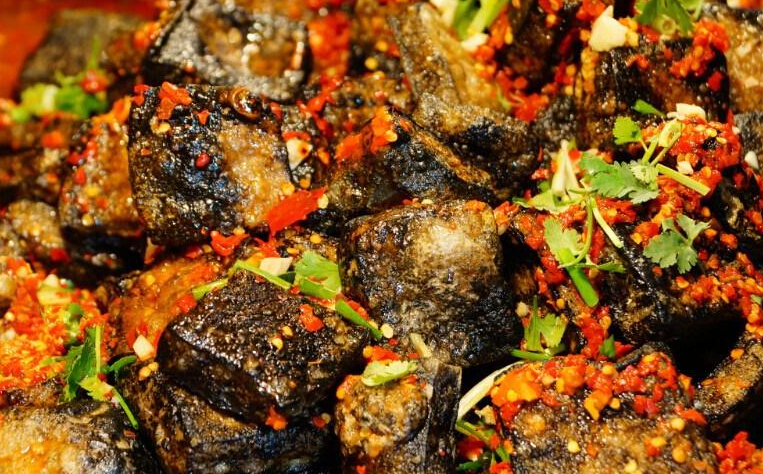 细数好吃到爆的小街美食,速来寻觅你的足迹!