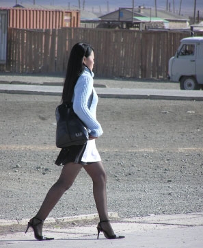 蒙古国女人“一夫多妻”的悲惨生活：单身母亲多是大学生