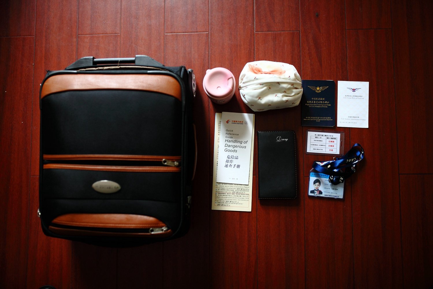 90后空姐业余喜好开网店 自己做模特 (1/19)