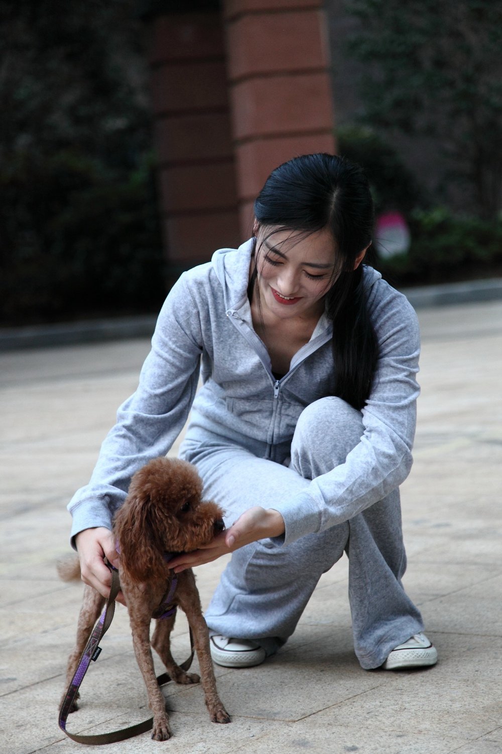 90后空姐业余喜好开网店 自己做模特 (1/19)