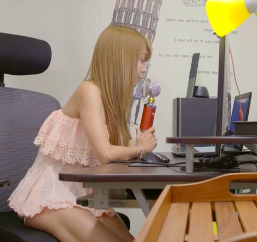 80后女主播裸身参加相亲 被90后小鲜肉拒绝